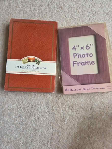 Photo of free Flip photo album and photo frame (Kendal LA9) #1
