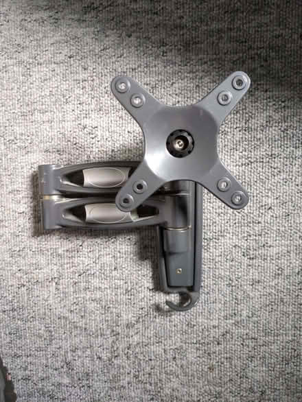Photo of free TV wall mount (Cam GL11) #1