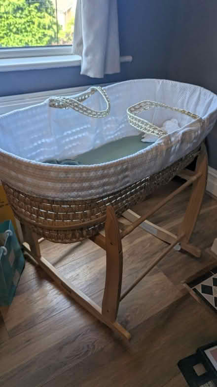 Photo of free Moses basket and standing baby bath (Sevenoaks) #1