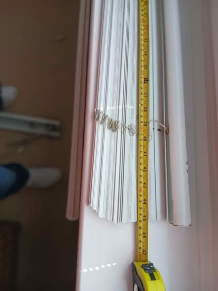 Photo of free Venetian style blind 45 inches wide (Earlswood RH1) #2