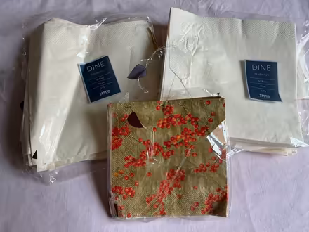 Photo of free Paper napkins (Walkley S6) #1