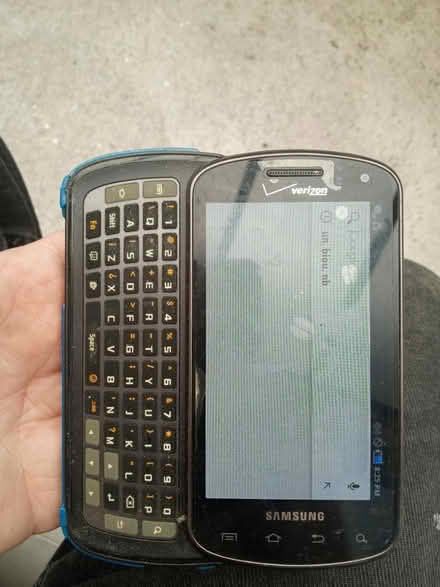 Photo of free Samsung Verizon phone (Brooklyn) #2