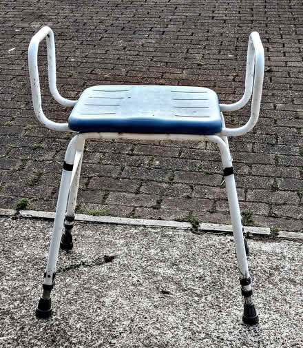 Photo of free Perching Stool (Hollingthorpe WF4) #3