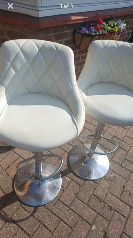 Photo of free Bar stools (New addington) #1