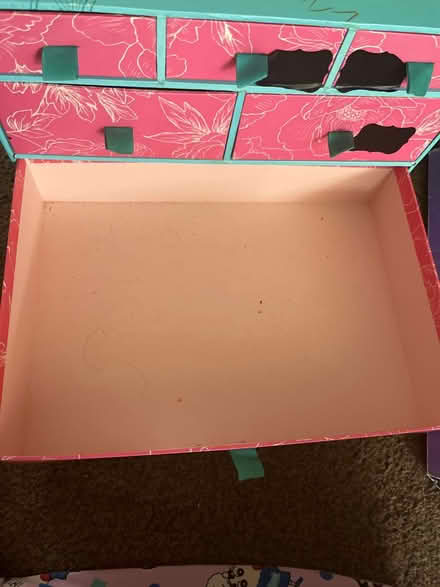 Photo of free Jewellery and accessories box (Whitton. TW3) #4