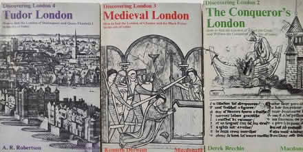 Photo of free "Discovering London" paperbacks (Claverton BA2) #1