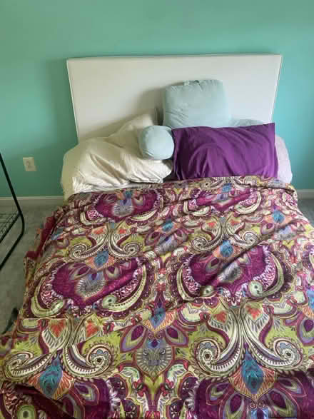 Photo of free beautiful white bedframe (20165) #1