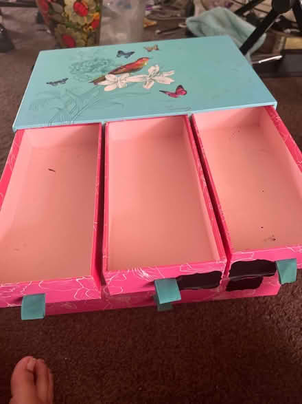 Photo of free Jewellery and accessories box (Whitton. TW3) #2