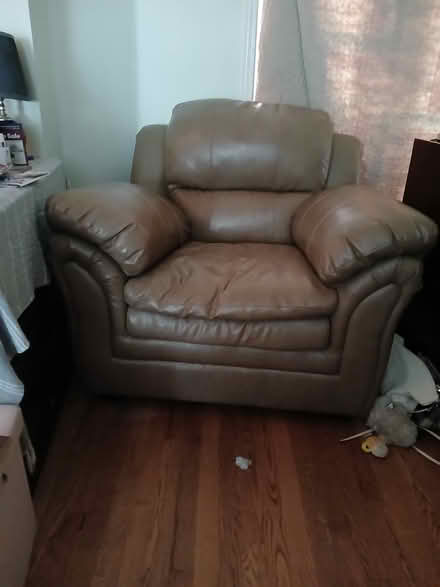 Photo of free Leather chair (Barrhaven) #1
