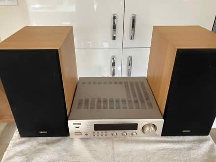 Photo of free Receiver and 2 speakers (Harbury CV33) #2