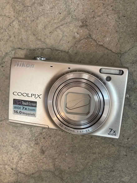 Photo of free Tiny Nikon cool pix camera (Foothill Boulevard Cupertino) #1
