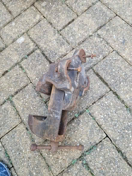 Photo of free Rusty old vice (South Croydon CR2) #2