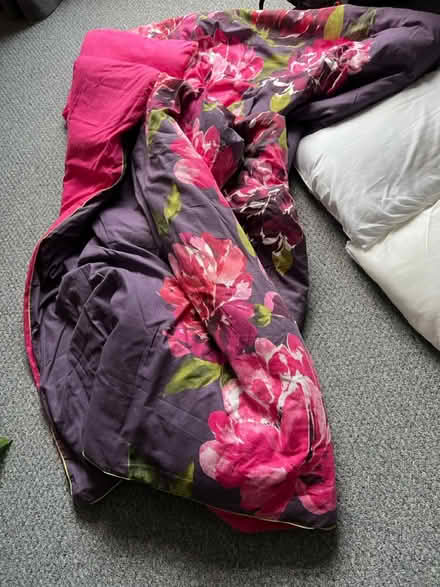 Photo of free 10.5 Tog King Size Duvet with Cover (Dunfermline KY12 9) #2