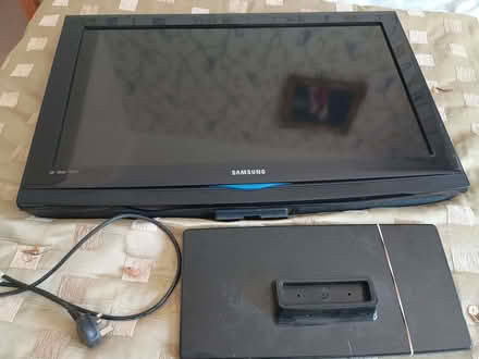 Photo of free Samsung 32 inch tv (Wirksworth DE4) #2
