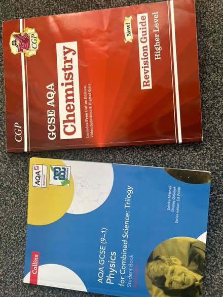 Photo of free GCSE Physics and Chemistry books (CR7) #1
