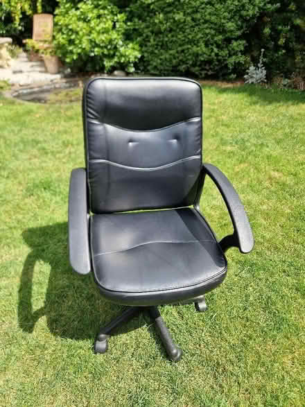 Photo of free Office chair - black (Arborfield Garrison RG2) #1