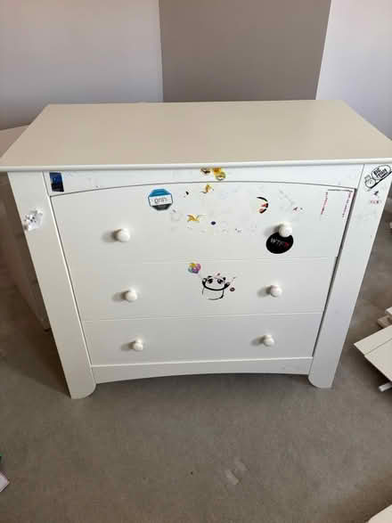 Photo of free Children’s chest of drawers (Wandsworth Common) #1