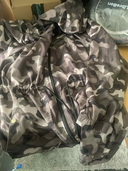 Photo of free Primark xl thin mac (B34) #1