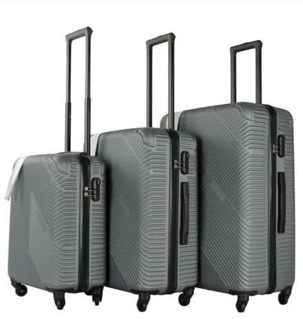 Photo of Any Size Hard suitcases (Hi my e TN34 2EE) #1