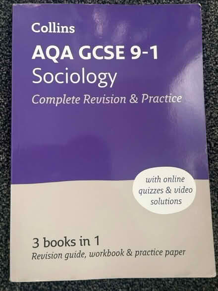 Photo of free GCSE Sociology text book (CR7) #1