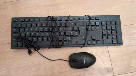 Photo of free Wired keyboard and mouse (RG1, reading) #1