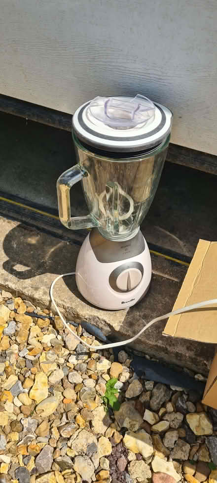 Photo of free Electric blender (Binfield Heath RG9) #1