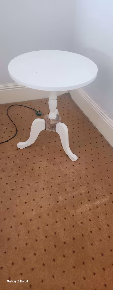 Photo of free It is a wooden pedestal table (Marylebone W1U) #1