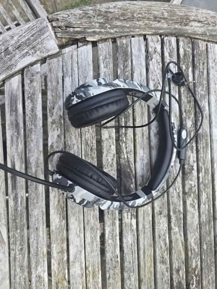 Photo of free Basic gaming headset with 3.5mm (Bladon OX20) #1