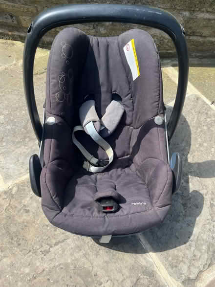 Photo of free Maxi-cosi baby car seat (Roundhay LS8) #1
