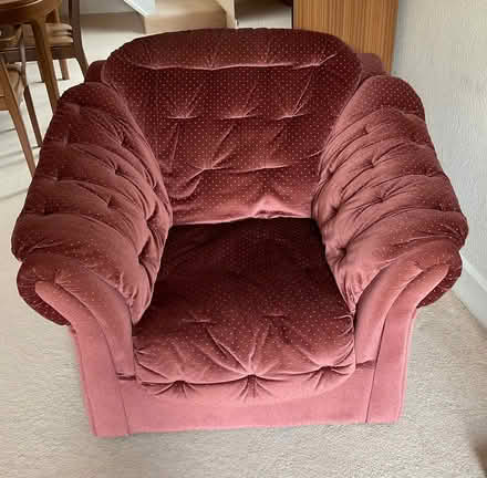 Photo of free Sofa and 2 chairs (Rainham Mark ME8) #2