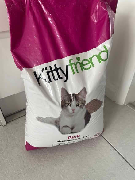 Photo of free Cat litter (Westcliff SS0) #2