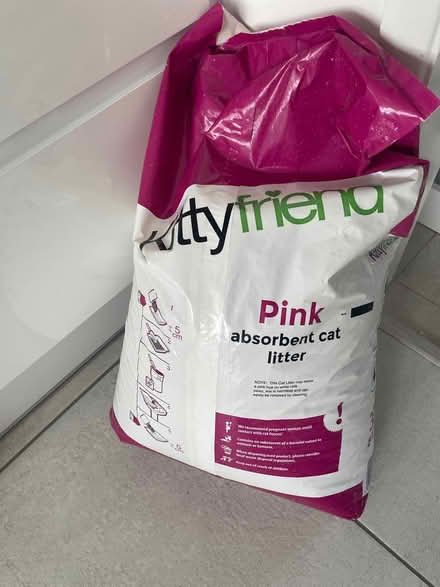 Photo of free Cat litter (Westcliff SS0) #1