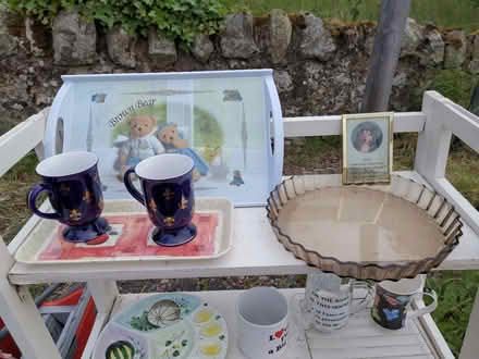 Photo of free Various items on outside shelves (Pathead EH37) #3
