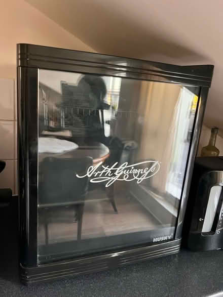 Photo of free small minibar (Cr7 8lw) #2
