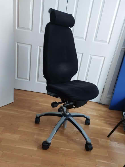Photo of free Office chair, black with headrest (Marylebone W1G) #1