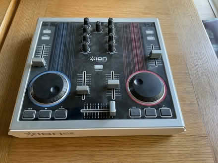 Photo of free Ion IQ Computer DJ System (GU18) #1