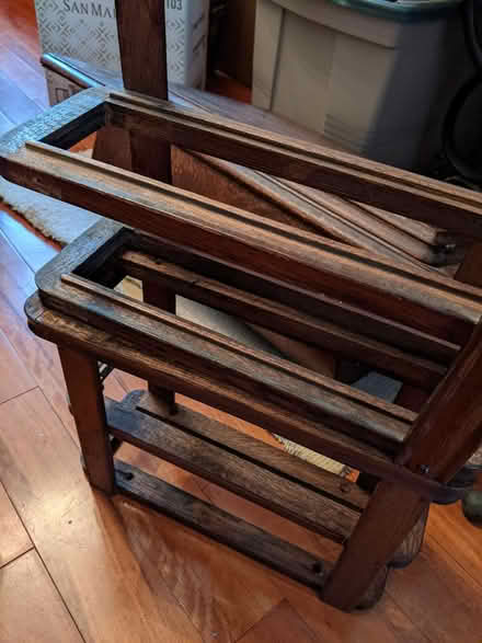 Photo of free Sewing machine topp (leslieville) #1