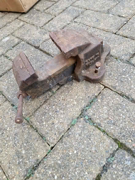 Photo of free Rusty old vice (South Croydon CR2) #1