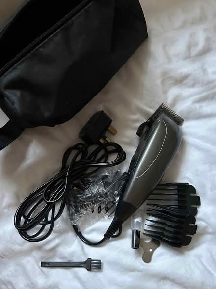 Photo of free Wahl clippers with attachments (ware SG12) #1