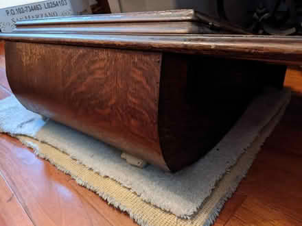 Photo of free Sewing machine topp (leslieville) #2