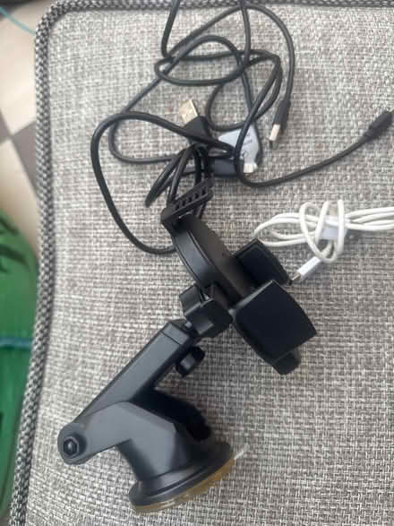 Photo of free Phone holder&cables (East dulwich SE22) #2