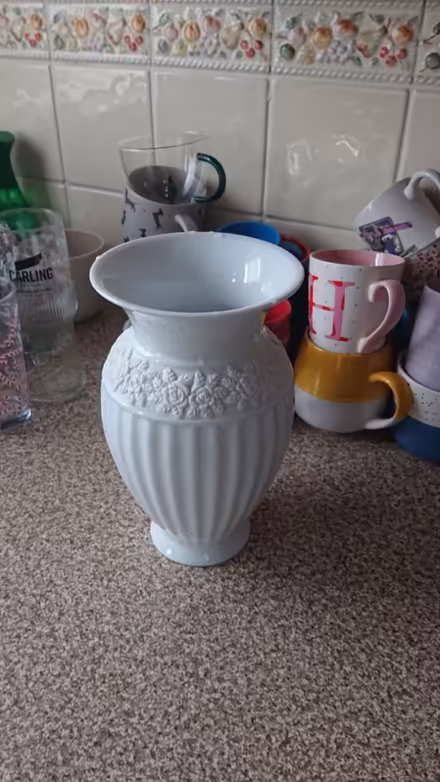 Photo of free White vase (Gilesgate DH1) #1