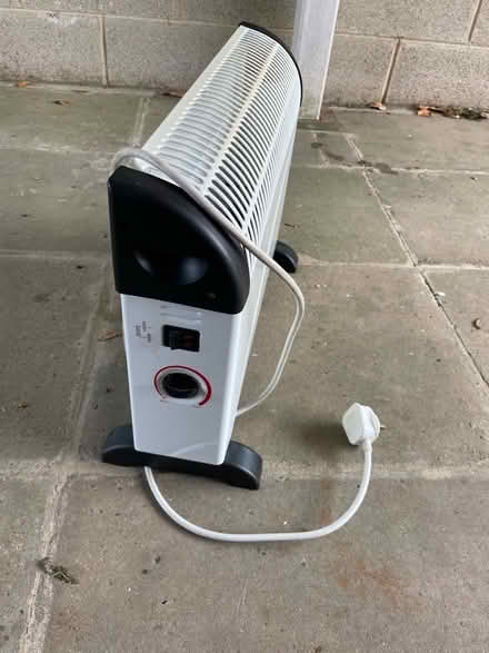 Photo of free Electric heater (Ockbrook DE72) #2