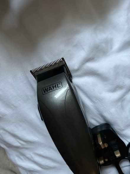 Photo of free Wahl clippers with attachments (ware SG12) #4