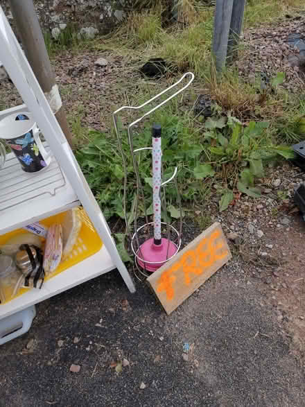 Photo of free Various items on outside shelves (Pathead EH37) #1
