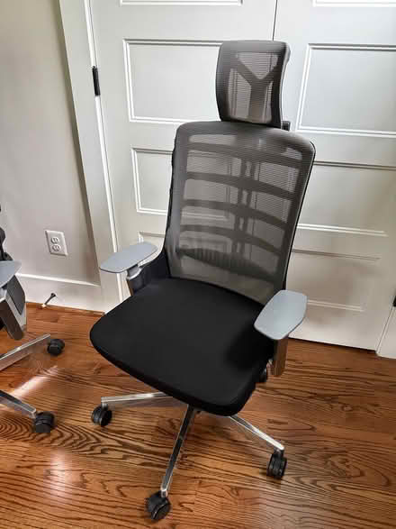 Photo of free Office chairs (Poplar Heights in Falls Church) #4