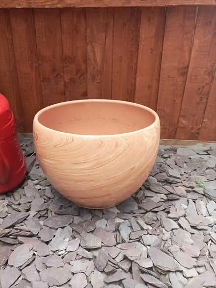 Photo of free Large indoor ceramic plant pot (Gosport PO13. BRIDGEMARY) #1