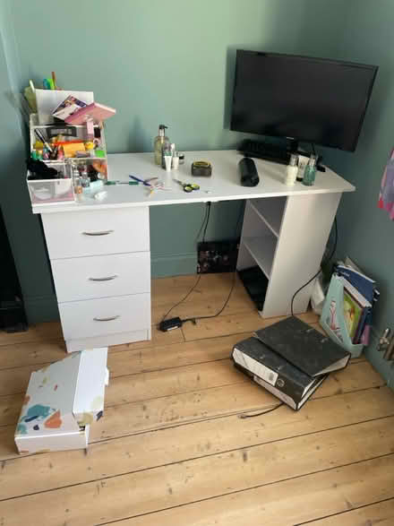Photo of free Desk (Croydon CR0) #1