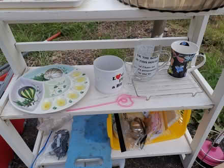 Photo of free Various items on outside shelves (Pathead EH37) #4