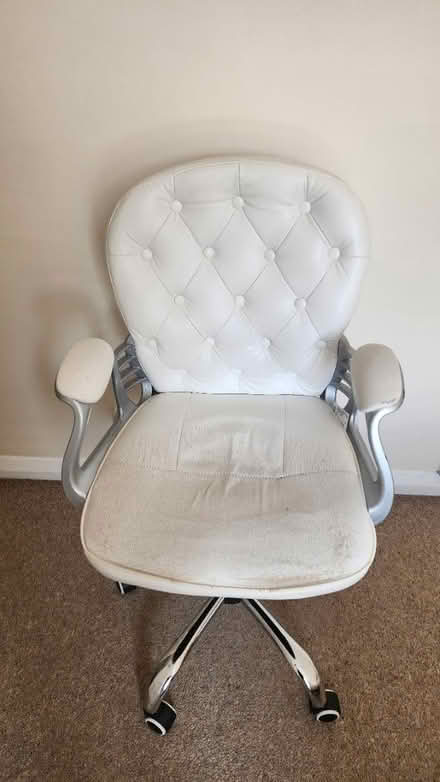 Photo of free White leather swivel chair (Ham TW10) #1